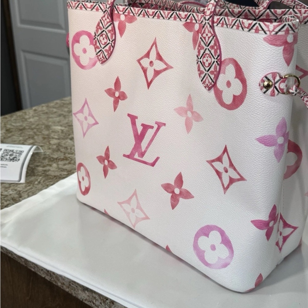 Louis Vuitton Pink and White Monogram by the pool neverfull - Picture 3 of 14